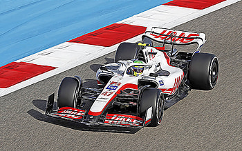 Haas-Ferrari VF-22, vector art, Mick Schumacher, 2022 F1 cars, Formula 1, Haas-Ferrari VF-22 on track, Mick Schumacher drawing, Haas F1 Team, new VF-22, F1, Haas F1 Team 2022, F1 cars HD wallpaper