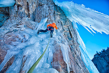 Winter sports, Adrenaline junkies, Extreme thrill, Chilling adventure HD wallpaper