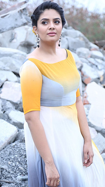 Sreemukhi, telugu actress model, sexy gorgeous HD phone wallpaper