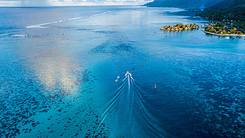 Boat Sailing Top View , boat, graphy, nature, island, landscape, ocean, mountains, seashore, seascape, beach HD wallpaper