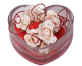clearly in love, romance, heart, roses, love HD wallpaper