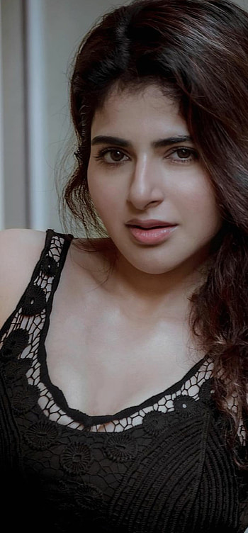 Aishu20, Naansirithal, Ishwarya, Menon, Tamizhpadam, Malayalee HD phone wallpaper