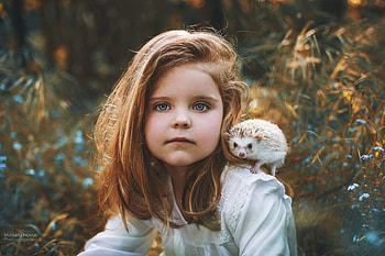 Cuties, child, copil, marketa novak, face, arici, hedgehog, girl HD wallpaper