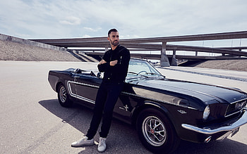 Adam Levine, Vogue hoot, American star, Style icon HD wallpaper