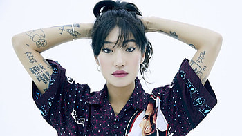 Peggy Gou, Mesmerizing beats, Music journey, Electrifying performances HD wallpaper