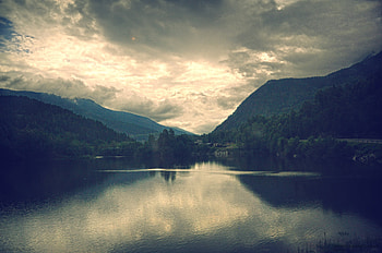 Nature, Sky, Mountains, Lake, Silence, Emptiness, Void, Grayness, Greyness HD wallpaper