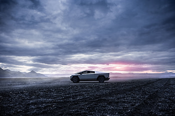 Tesla Cybertruck: Stunning Ultra, vehicle, Tesla, Tesla Cybertruck HD wallpaper