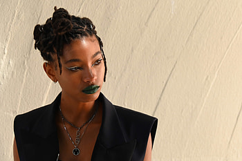Willow Smith, Tupac letter, Fans disbelief, Celebrity connection HD wallpaper