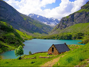 Mountain cottage, peaks, peaceful, nice, quiet, shore, hills, path, house, beautiful, grass, lake, mountain, cabin, cliffs, hut, nature, waters, sky, mountainscape, cottage, clear, lovely HD wallpaper