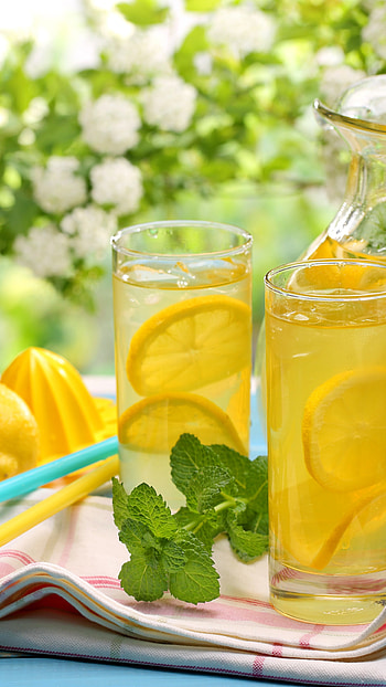 Lemon juice , Citrus refreshment, Tangy flavor, Summer drinks HD phone wallpaper
