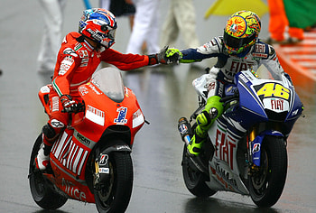 Valentino Rossi vs Casey Stoner, Motorcycle Racing HD wallpaper
