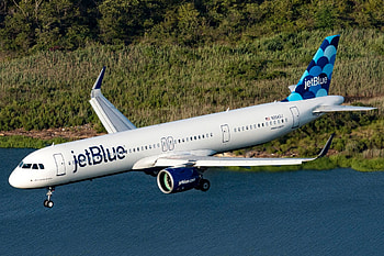 JetBlue pandemic cuts, Leisure network reduction, Flight services, Travel industry HD wallpaper
