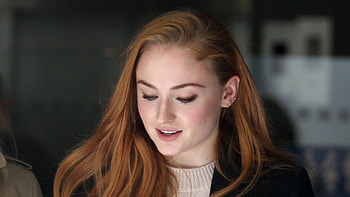 Sophie Turner Street Style , sophie-turner, celebrities, girls, hoot HD wallpaper