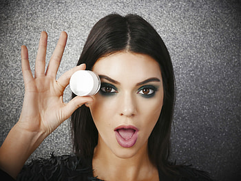 Kendall Jenner Metallishadow Creme, kendall-jenner, model, girls, celebrities HD wallpaper