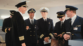Catch Me If You Can, IMDB rating, Riveting drama, Based on a true story HD wallpaper