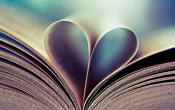 Hearts, Objects, Books HD wallpaper