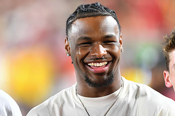 Bronny James Smiling - Background, Bronny James HD wallpaper