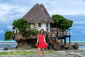 Taylor Sands in a Red Dress, restaurant, model, dress, brunette, zanzibar HD wallpaper