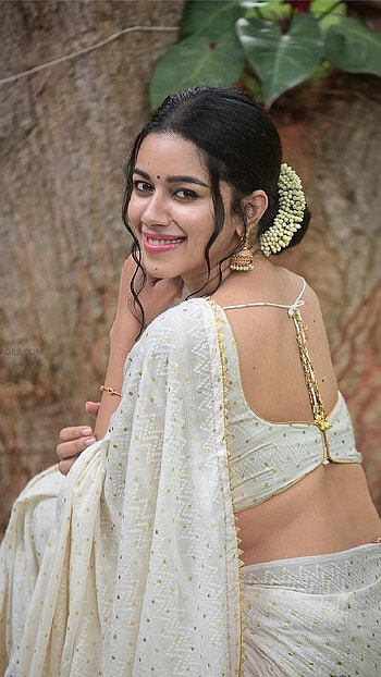 Beauty 88, actress, saree, mirnalini Ravi HD phone wallpaper