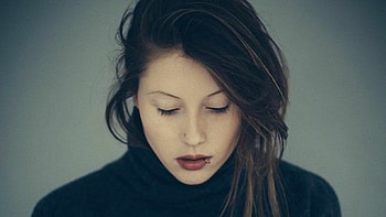 Charlotte de Witte, Intense DJ sets, Euphoric moments, Rave culture HD wallpaper