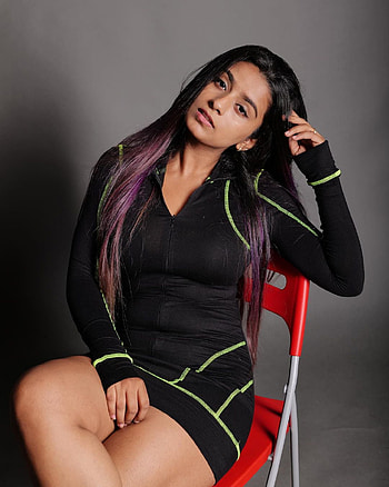 Suhana Khan, knee, face HD phone wallpaper