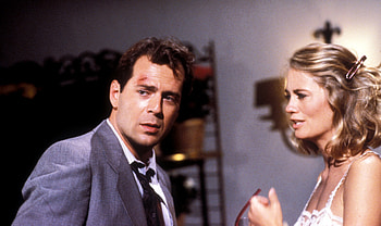 Complete Moonlighting series, DVD collector's delight, Memorable cast, DVD cover art HD wallpaper