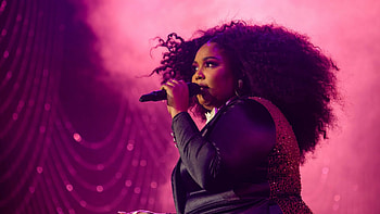 Lizzo, , Bold , Vibrant colors HD wallpaper