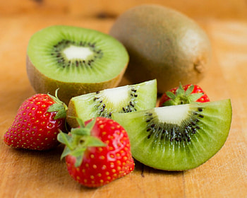 Strawberry and kiwi fruit, kiwi fruits, Strawberry, fruits, food HD wallpaper