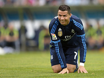 Manchester United on alert after Cristiano Ronaldo's best friend says that Real Madrid ace would like to finish career in England | The Independent HD wallpaper