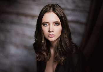 Captivating Blue Eyed Brunette, brunette, blue-eyes, girls, model HD wallpaper