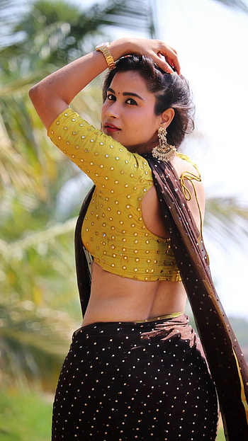 Kanchan bamne, telugu actress, saree lover HD phone wallpaper