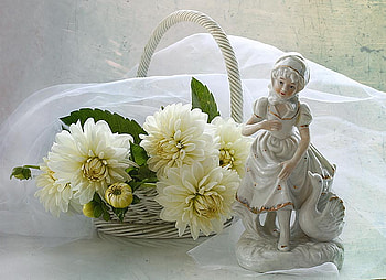 Beauty and tenderness, tenderness, white, graphy, veil, girl, beauty, statue, basket, still life, flowers, swan, peace, cloth, wonderfull, harmony, souvenir HD wallpaper