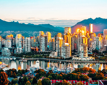 Vancouver Skyline, Insider's guide, Must-do activities, Local recommendations HD wallpaper