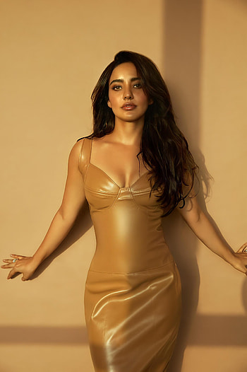Neha sharma, fashion design, Bollywood actress HD phone wallpaper