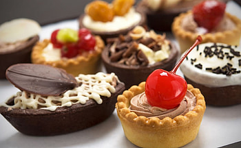 *** Delicious Cupcakes ***, ciasta, wypieki, torty, babeczki, jedzenie HD wallpaper