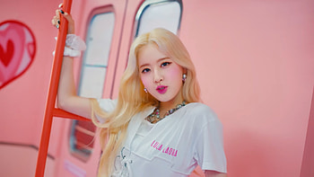 STAYC, Sieun member, K-pop girl groups HD wallpaper