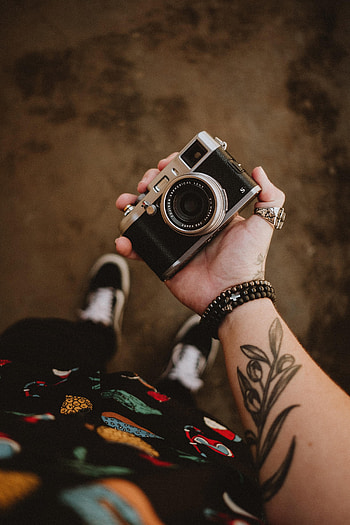 Hand, Miscellanea, Miscellaneous, Legs, Vintage, Tattoo, Retro, Camera HD phone wallpaper