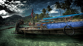 *Boat at tropical island *, island, boat, sea, seascapes, graphy, tropical, r , landscapes, green, water, palm trees HD wallpaper
