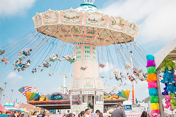 Fun Fair, Easter celebration, Family fun, Entertaining attractions HD wallpaper