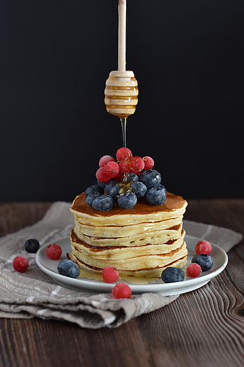 Food, Desert, Berries, Pancakes, Honey HD phone wallpaper
