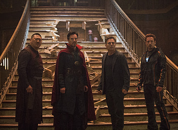 Tony Stark Doctor Strange Bruce Banner And Wong In Avengers Infinity War, doctor-strange, iron-man, avengers-infinity-war, 2018-movies, movies HD wallpaper