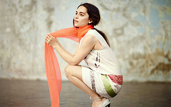 Emilia Clarke Vogue, emilia-clarke, celebrities, girls HD wallpaper