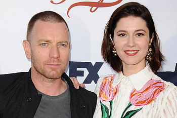Mary Elizabeth Winstead, Ewan McGregor, Intimate ceremony, Special union HD wallpaper