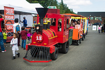 Fun Fair, Lacey Spring, Thrilling rides, Local tradition HD wallpaper