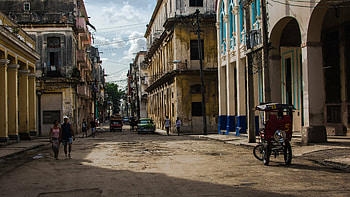 Immersive Cuba experience, Authentic Cuban scenes, Colorful streets, Cultural diversity HD wallpaper
