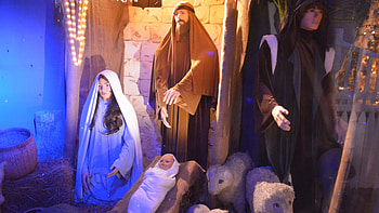 Birth of Jesus scene at every Christmas . HD wallpaper