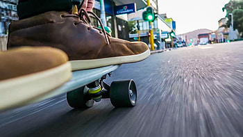 Huge skateboard , Bold designs, Thrilling stunts, Gravity-defying tricks HD wallpaper