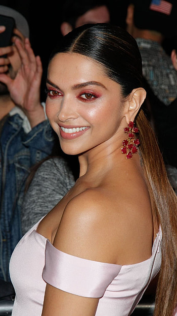 Deepika Padukone, bollywood actress, .dee HD phone wallpaper