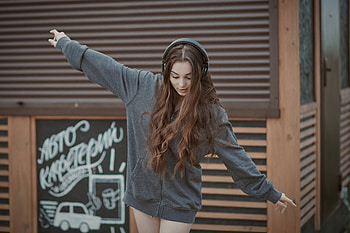 Girl Balancing Walk Sweatshirt, girls, model HD wallpaper