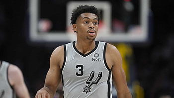 Fourth quarter benching, San Antonio Spurs, Accepting role, Team player HD wallpaper